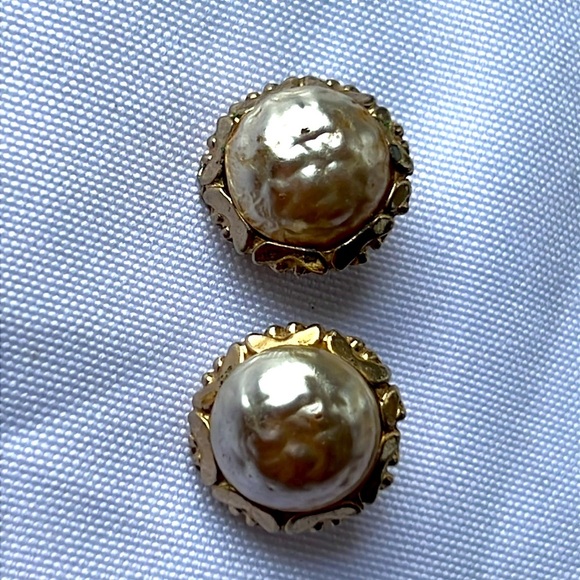 Vintage Miriam Haskell Chanel unSigned Clip On Earrings - Picture 9 of 9